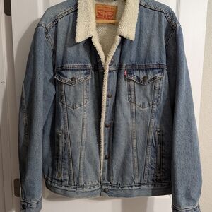 Levi's Classic Blue Denim Jacket with Sherpa Lining